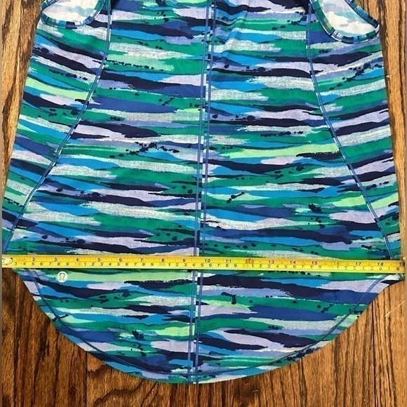 Lululemon Scuplt Tank with Back Vent - Picture 6 of 9